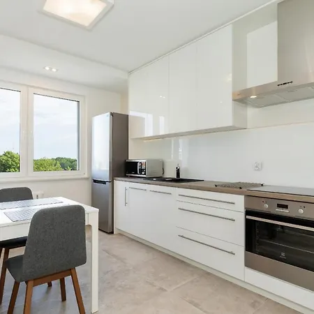 Z Widokiem Na Port By Renters * 슈비노우이스쳬